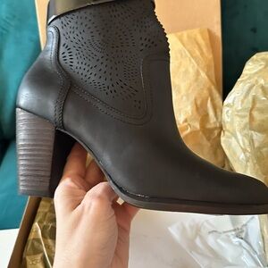 UGG Black with Gold Peekaboo Thames Perf Heeled Booties